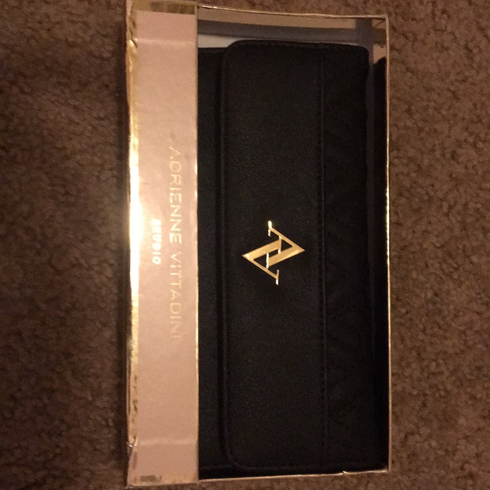 NWT Adrienne vittadini wallet